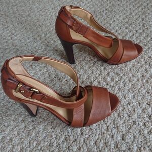 Coach Brea tan/Brown leather peep-toe heels size 6